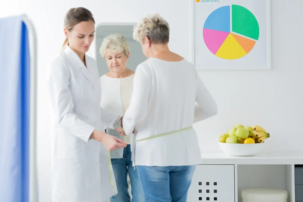 dietician-measuring-